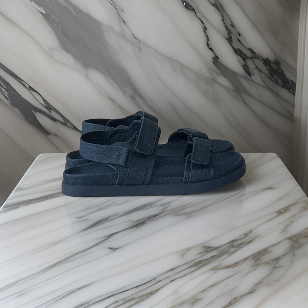 Cushionaire Sandals Footbed Extra Denim Womens Size 8.5M Summer Vacation